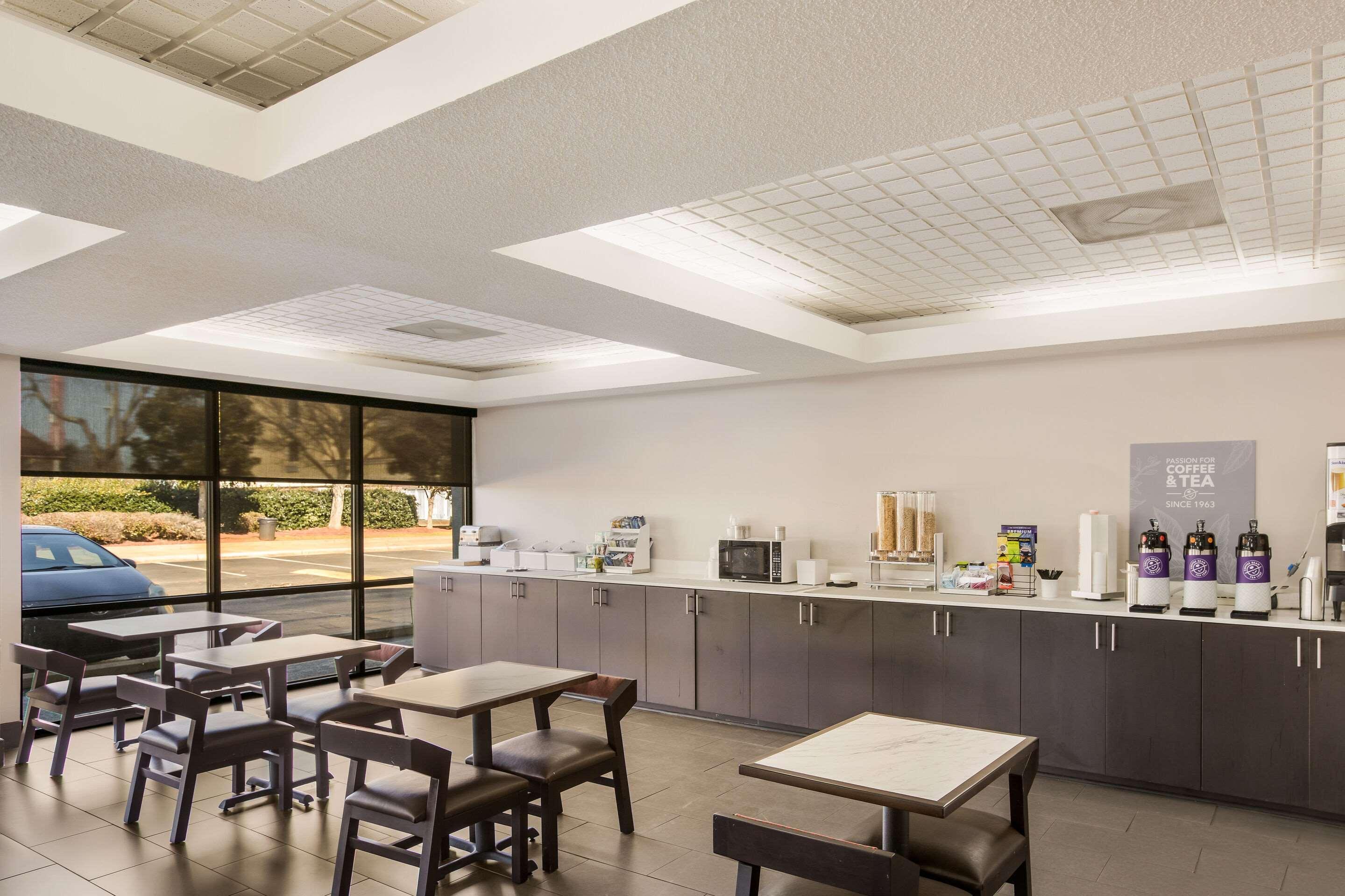 Clarion Pointe Forsyth I-75 Ξενοδοχείο Εξωτερικό φωτογραφία