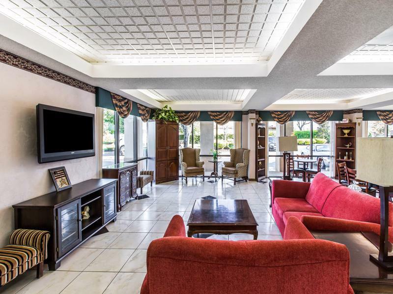 Clarion Pointe Forsyth I-75 Ξενοδοχείο Εξωτερικό φωτογραφία